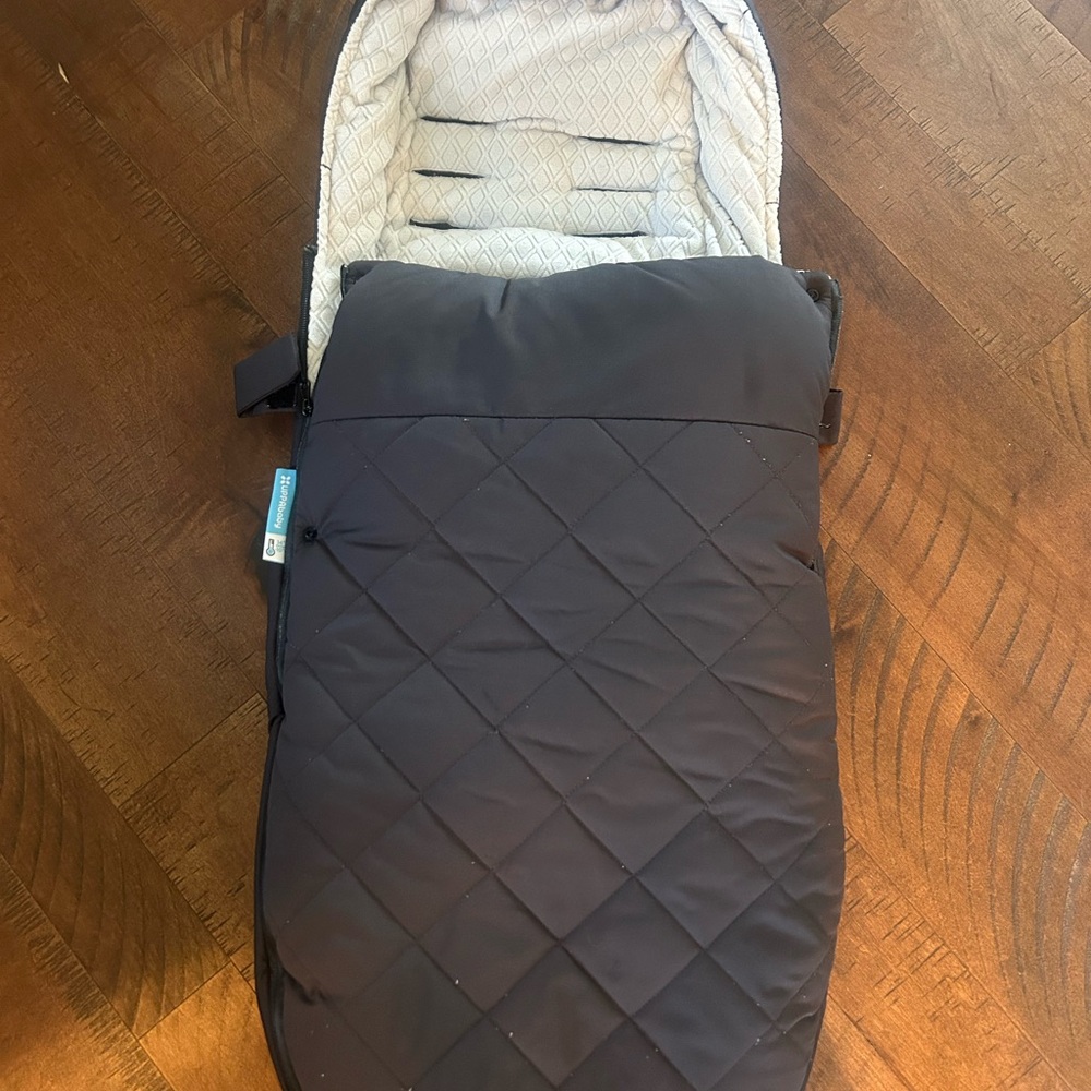 Uppa Baby Vista Cozy Ganoosh Quilted Baby Stroller Footmuff in Black (Jake)